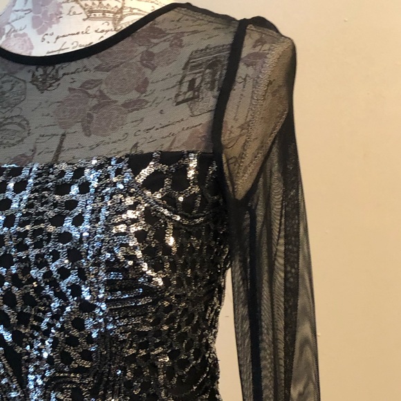 Dress - Picture 3 of 9